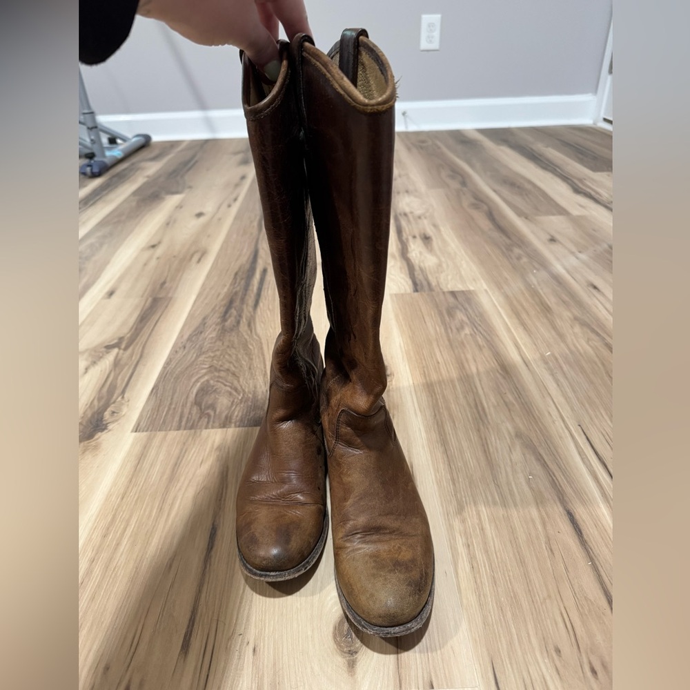 Frye boots. Size 8 - Picture 3 of 5